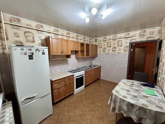 Продам двухкомнатную (2-комн.) квартиру, Пеше-Стрелецкая ул, 111, Воронеж г