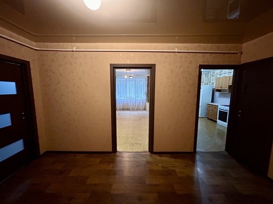 Продам двухкомнатную (2-комн.) квартиру, Пеше-Стрелецкая ул, 111, Воронеж г