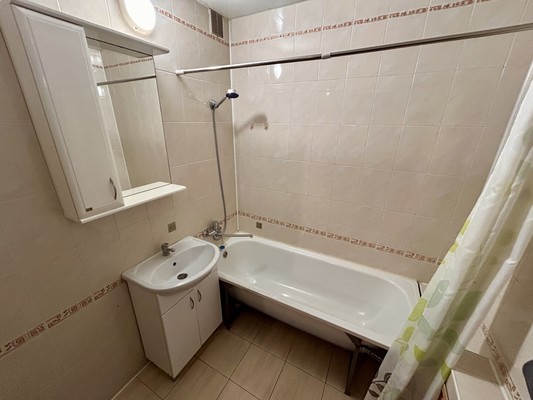 Продам двухкомнатную (2-комн.) квартиру, Пеше-Стрелецкая ул, 111, Воронеж г