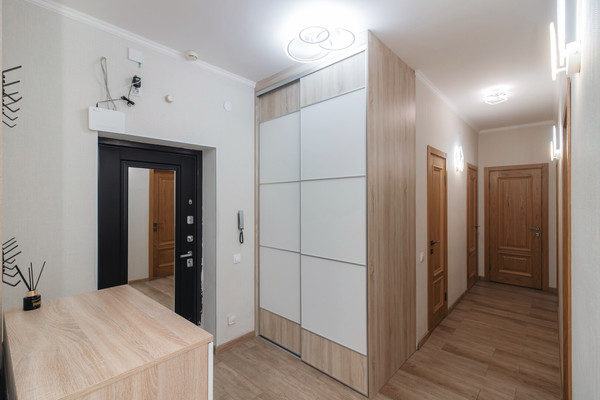 Продам двухкомнатную (2-комн.) квартиру, Комсомольская ул, 56, Ханты-Мансийск г