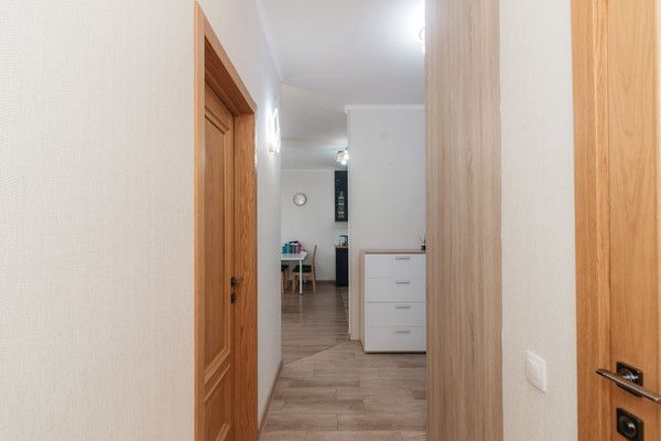 Продам двухкомнатную (2-комн.) квартиру, Комсомольская ул, 56, Ханты-Мансийск г