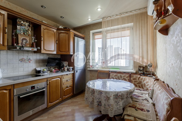 Продам двухкомнатную (2-комн.) квартиру, Мусы Джалиля ул, 36к1, Москва г