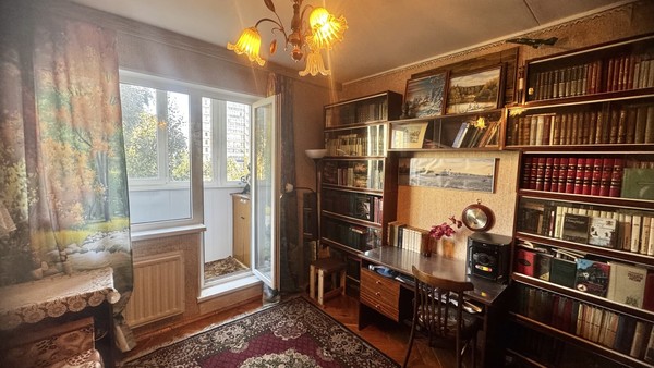 Продам двухкомнатную (2-комн.) квартиру, Кораблестроителей ул, 40Ак2, Санкт-Петербург г