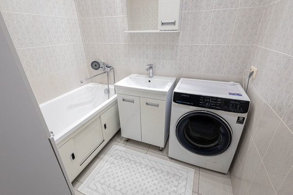 Продам двухкомнатную (2-комн.) квартиру, Конева ул, 3а, Ханты-Мансийск г