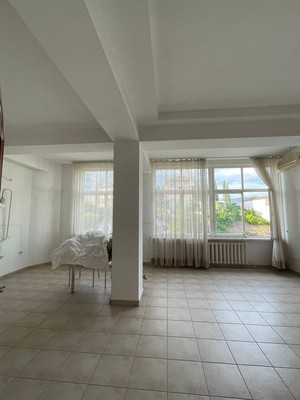 Продам трехкомнатную (3-комн.) квартиру, Клубничная (Центральный р-н) ул, 6кА, Сочи г