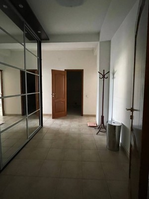 Продам трехкомнатную (3-комн.) квартиру, Клубничная (Центральный р-н) ул, 6кА, Сочи г