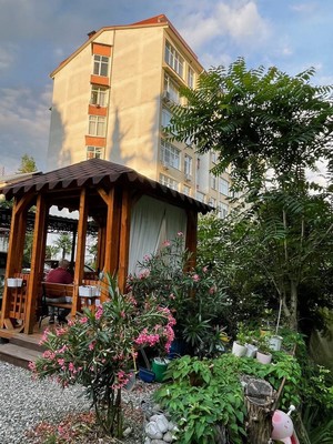 Продам трехкомнатную (3-комн.) квартиру, Клубничная (Центральный р-н) ул, 6кА, Сочи г