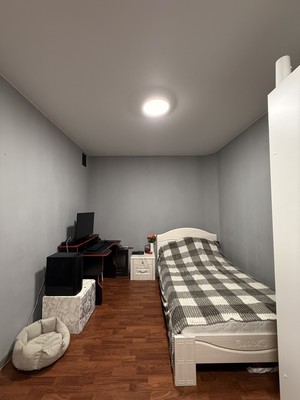 Продам двухкомнатную (2-комн.) квартиру, Лизы Чайкиной ул, 38, Симферополь г