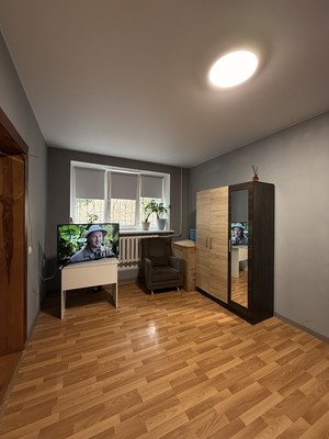 Продам двухкомнатную (2-комн.) квартиру, Лизы Чайкиной ул, 38, Симферополь г