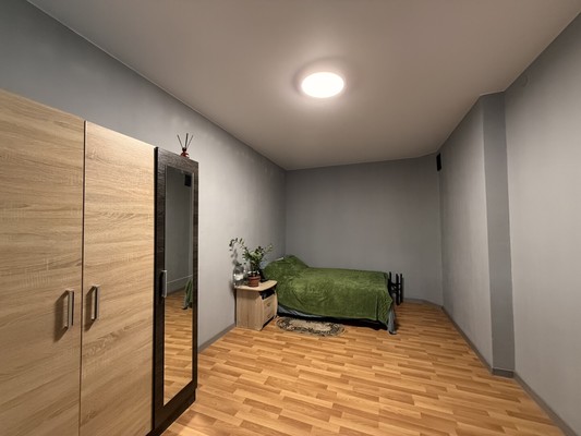 Продам двухкомнатную (2-комн.) квартиру, Лизы Чайкиной ул, 38, Симферополь г