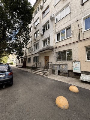 Продам двухкомнатную (2-комн.) квартиру, Лизы Чайкиной ул, 38, Симферополь г