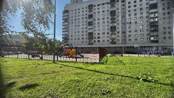 Продам двухкомнатную (2-комн.) квартиру, Кораблестроителей ул, 40Ак2, Санкт-Петербург г