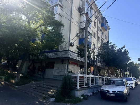 Продам трехкомнатную (3-комн.) квартиру, Карла Маркса ул, 35, Новороссийск г