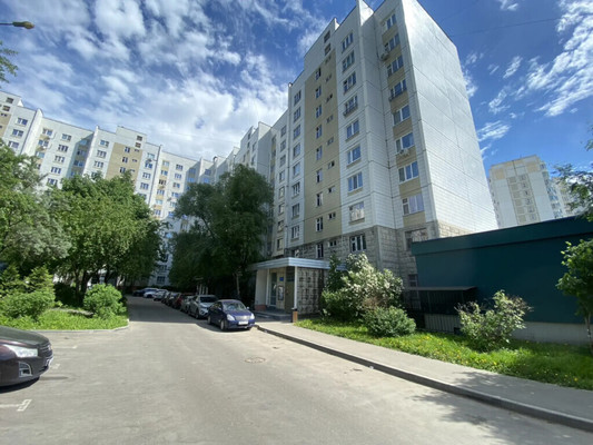 Продам двухкомнатную (2-комн.) квартиру, Адмирала Лазарева ул, 52, Москва г