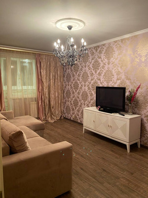 Продам двухкомнатную (2-комн.) квартиру, Адмирала Лазарева ул, 52, Москва г