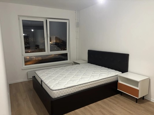 Продам двухкомнатную (2-комн.) квартиру, Александры Монаховой ул, 83, Коммунарка п