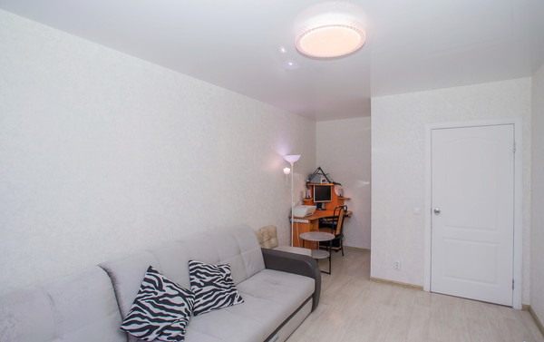 Продам трехкомнатную (3-комн.) квартиру, Парашютная ул, 7ка, Пермь г