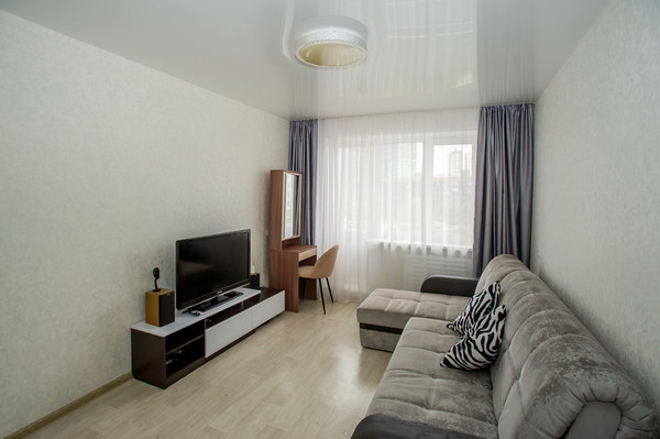 Продам трехкомнатную (3-комн.) квартиру, Парашютная ул, 7ка, Пермь г