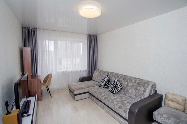 Продам трехкомнатную (3-комн.) квартиру, Парашютная ул, 7ка, Пермь г
