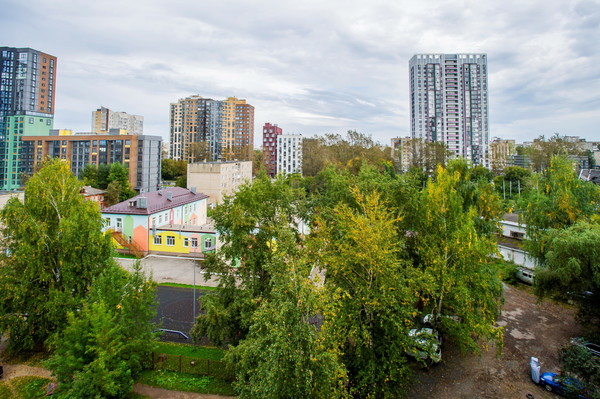 Продам трехкомнатную (3-комн.) квартиру, Парашютная ул, 7ка, Пермь г