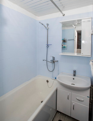 Продам трехкомнатную (3-комн.) квартиру, Парашютная ул, 7ка, Пермь г