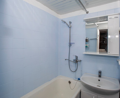 Продам трехкомнатную (3-комн.) квартиру, Парашютная ул, 7ка, Пермь г