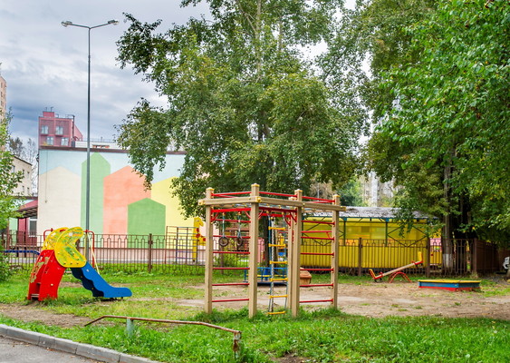 Продам трехкомнатную (3-комн.) квартиру, Парашютная ул, 7ка, Пермь г