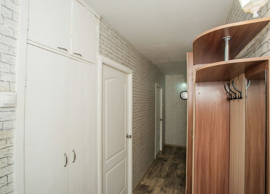Продам трехкомнатную (3-комн.) квартиру, Парашютная ул, 7ка, Пермь г