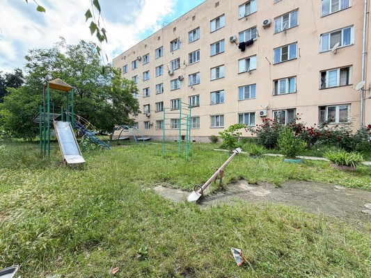 Продам двухкомнатную (2-комн.) квартиру, Кабардинская ул, 195кБ, Нальчик г