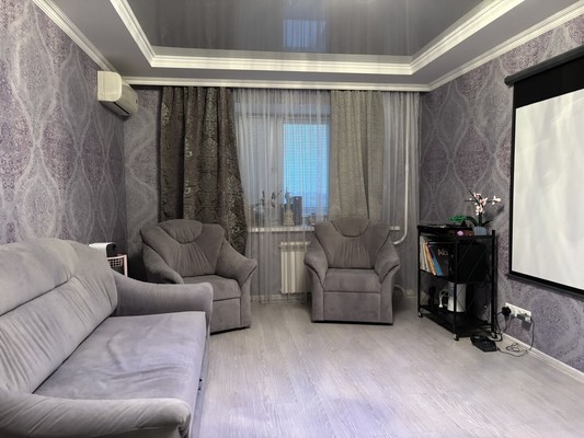 Продам двухкомнатную (2-комн.) квартиру, Хади Такташа ул, 123б, Казань г