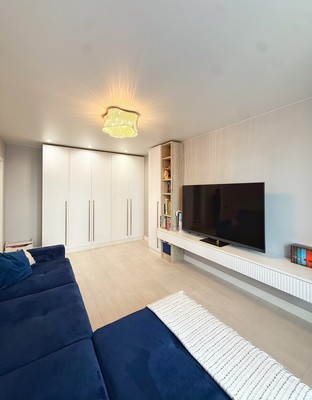 Продам двухкомнатную (2-комн.) квартиру, Никулинская ул, 23к3, Москва г