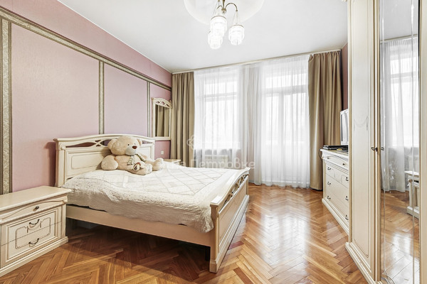 Продам трехкомнатную (3-комн.) квартиру, Энтузиастов ш, 52, Москва г