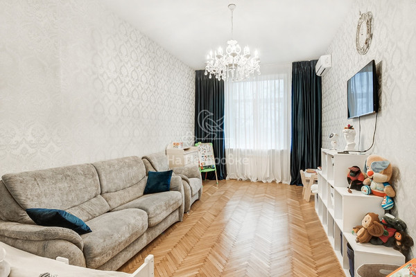 Продам трехкомнатную (3-комн.) квартиру, Энтузиастов ш, 52, Москва г