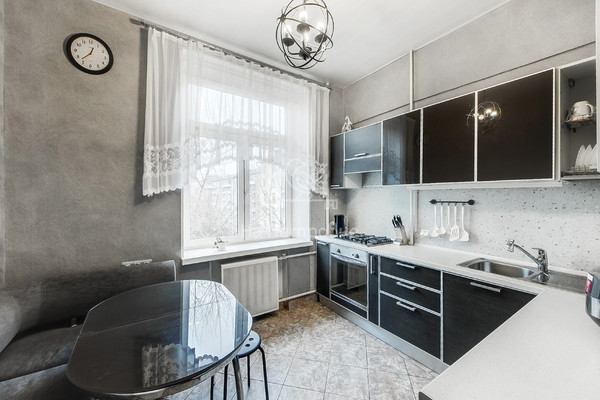 Продам трехкомнатную (3-комн.) квартиру, Энтузиастов ш, 52, Москва г