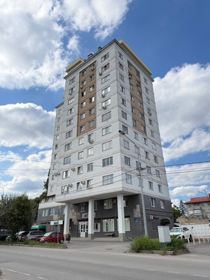 Продам трехкомнатную (3-комн.) квартиру, Калмыкова ул, 235, Нальчик г