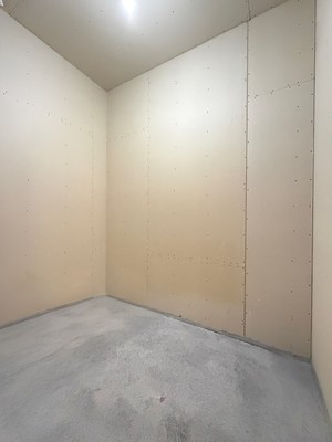 Продам трехкомнатную (3-комн.) квартиру, Калмыкова ул, 235, Нальчик г