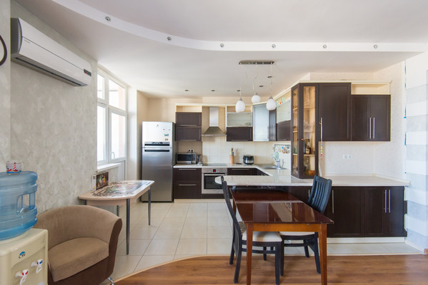 Продам трехкомнатную (3-комн.) квартиру, Максима Горького ул, 13к56, Ростов-на-Дону г