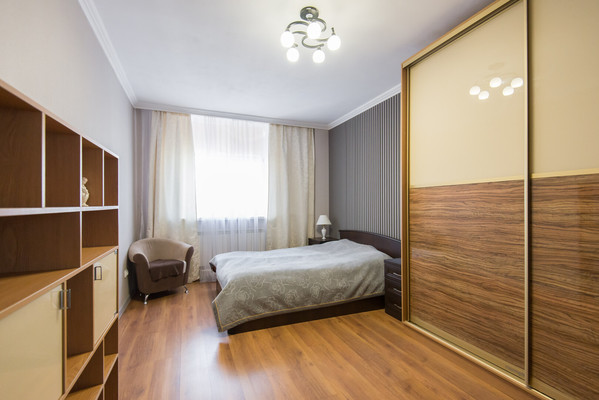 Продам трехкомнатную (3-комн.) квартиру, Максима Горького ул, 13к56, Ростов-на-Дону г