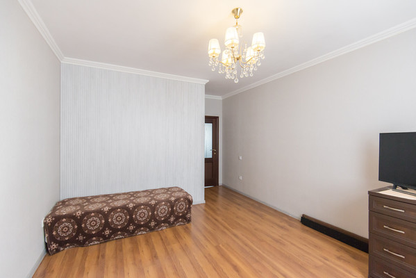 Продам трехкомнатную (3-комн.) квартиру, Максима Горького ул, 13к56, Ростов-на-Дону г
