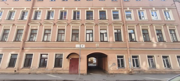 Продам трехкомнатную (3-комн.) квартиру, Дерптский пер, 10, Санкт-Петербург г