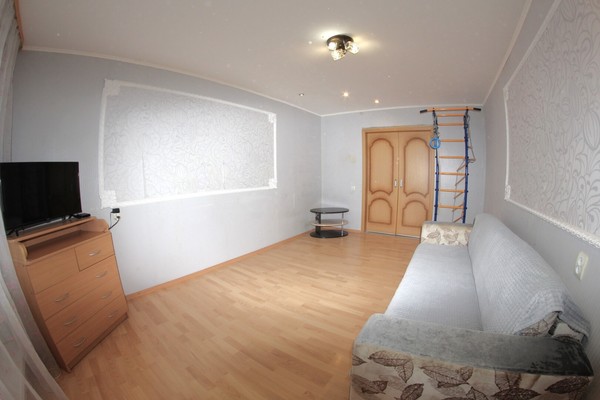 Продам двухкомнатную (2-комн.) квартиру, Красноводская ул, 18, Пермь г