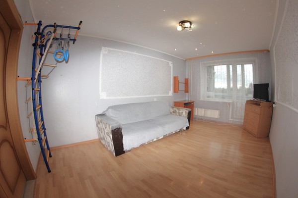 Продам двухкомнатную (2-комн.) квартиру, Красноводская ул, 18, Пермь г