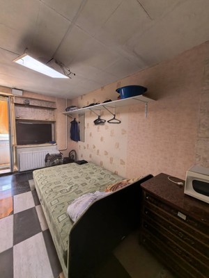 Продам комнату в 12-комн. квартире, Композиторов ул, 24к3, Санкт-Петербург г