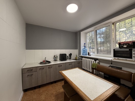 Продам двухкомнатную (2-комн.) квартиру, Лизы Чайкиной ул, 38, Симферополь г