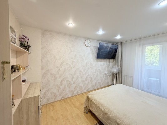 Продам трехкомнатную (3-комн.) квартиру, Чернышевского ул, 16, Находка г