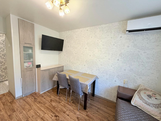 Продам трехкомнатную (3-комн.) квартиру, Чернышевского ул, 16, Находка г