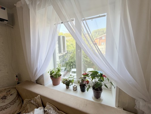 Продам трехкомнатную (3-комн.) квартиру, Чернышевского ул, 16, Находка г