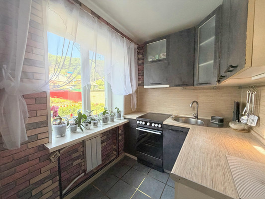 Продам трехкомнатную (3-комн.) квартиру, Чернышевского ул, 16, Находка г