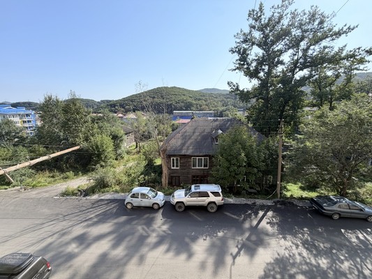 Продам трехкомнатную (3-комн.) квартиру, Чернышевского ул, 16, Находка г