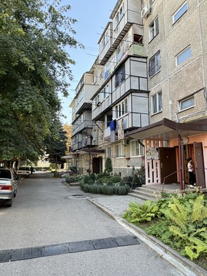 Продам двухкомнатную (2-комн.) квартиру, Мусукаева ул, 8, Нальчик г